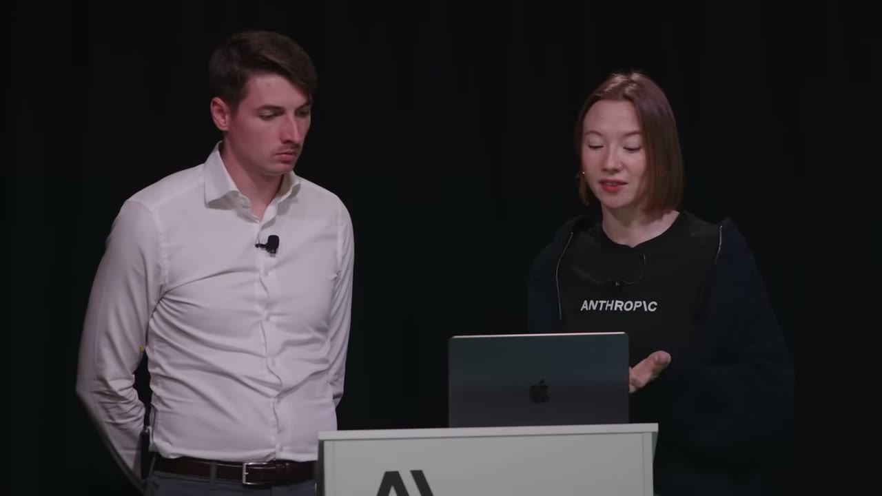 Console v4 输出：逐框报告勾选情况，并以 XML 标签分节给出表单分析、事故概要、草图分析